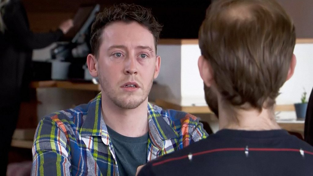 Rhys in Rownd a Rownd