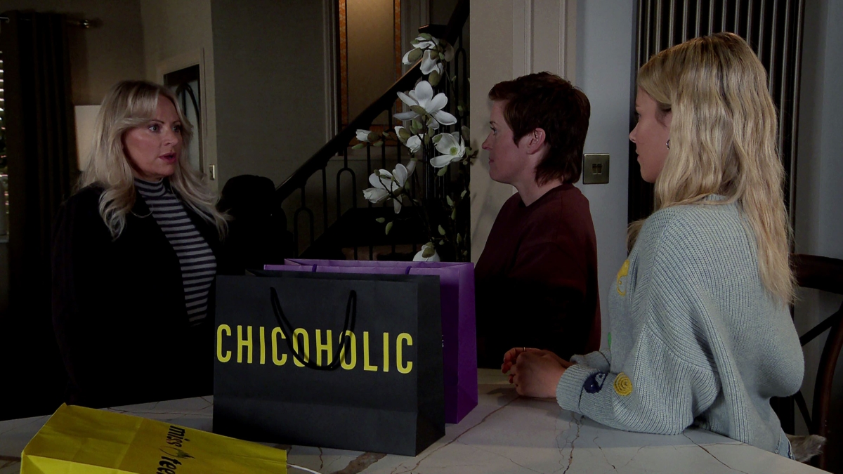 22_10_CORO_BECKY_BETSY_LISA_03