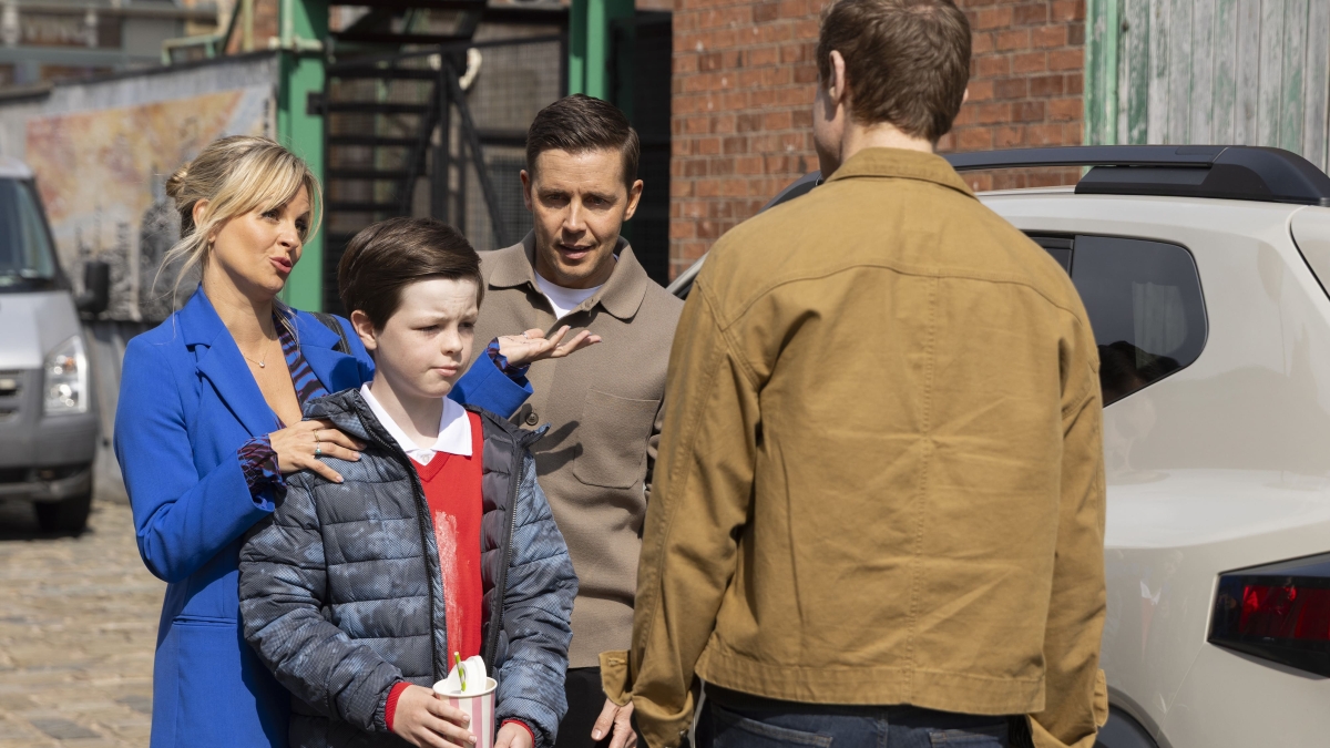 24_10_CORO_TODD_SARAH_THEO_02